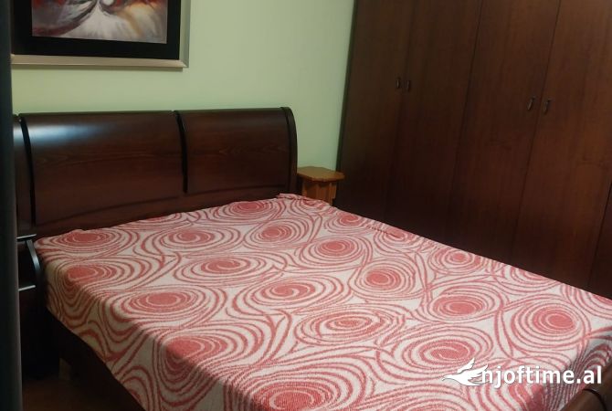 Shtepi me qera Apartament ne Tirane, 1+1, Mobilimi E mobiluar, Pagesa 500  Euro.
