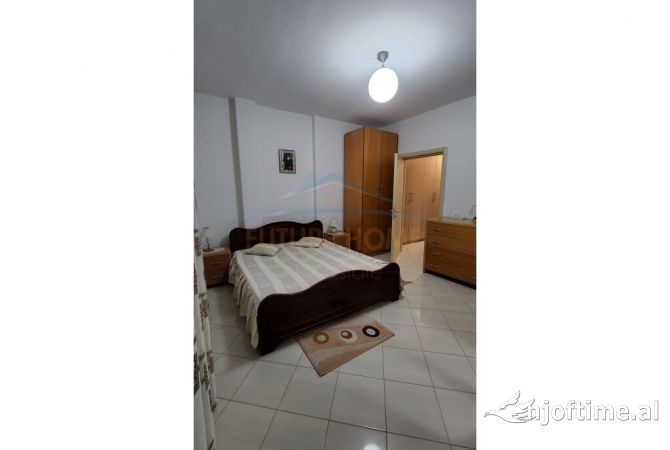 Shtepi ne shitje Apartament ne Tirane, 2+1, Mobilimi E mobiluar, Pagesa 151,000  Euro.