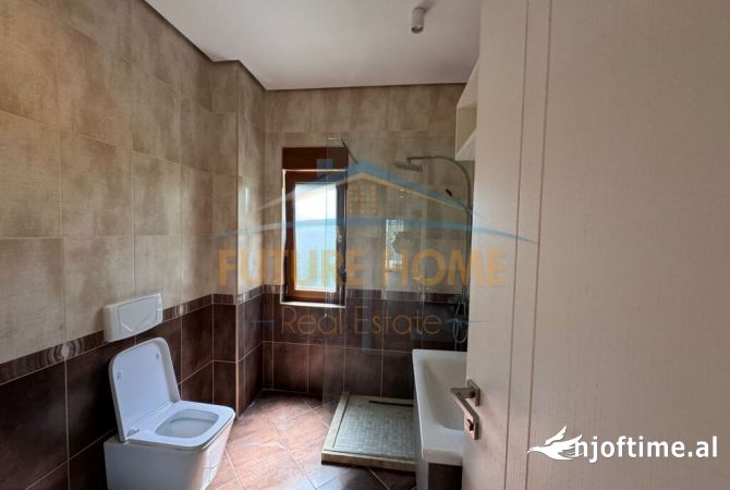 Shtepi ne shitje Vila Luksoze ne Tirane, 2+1, Mobilimi Bosh, pa mobiluar, Pagesa 600,000  Euro.