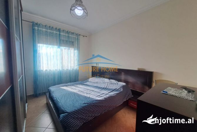 Shtepi me qera Apartament ne Tirane, 3+1, Mobilimi E mobiluar, Pagesa 450  Euro.