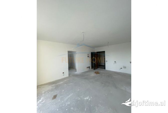 Shtepi ne shitje Apartament ne Tirane, 1+1, Mobilimi Bosh, pa mobiluar, Pagesa 67,000  Euro.