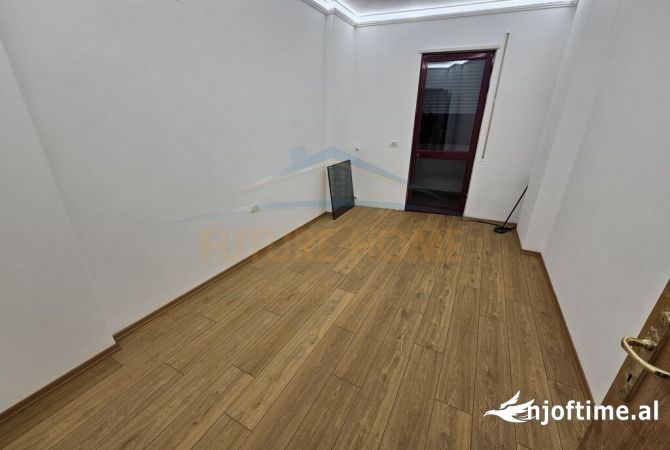 Shtepi ne shitje Apartament ne Tirane, 2+1, Mobilimi Bosh, pa mobiluar, Pagesa 260,000  Euro.