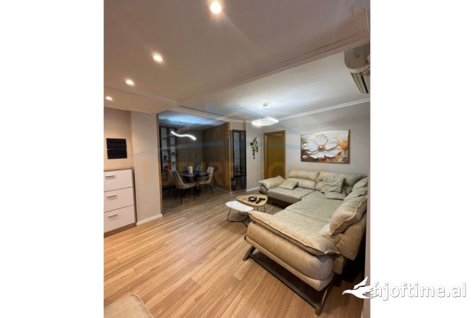 Shtepi ne shitje Apartament ne Tirane, 2+1, Mobilimi E mobiluar, Pagesa 230,000  Euro.