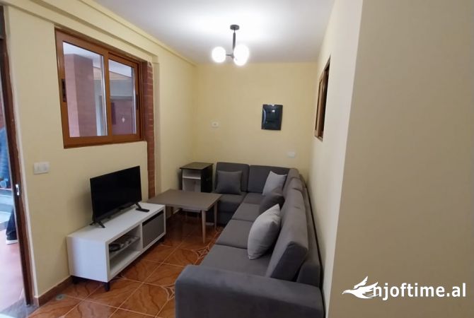Shtepi me qera 2+1 ne Tirane - 450 Euro