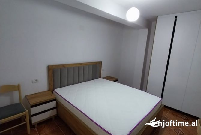 Shtepi me qera 2+1 ne Tirane - 450 Euro