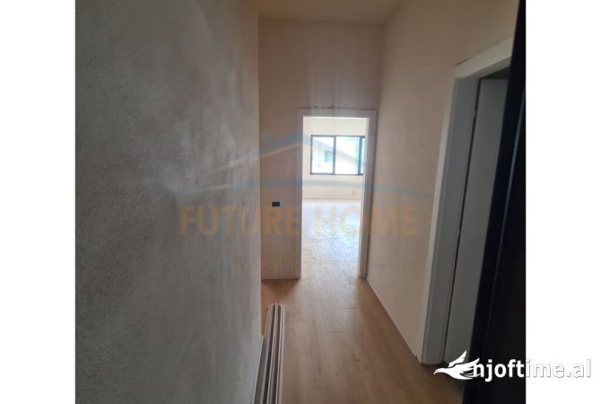 Shtepi ne shitje Apartament ne Tirane, 2+1, Mobilimi Bosh, pa mobiluar, Pagesa 264,000  Euro.