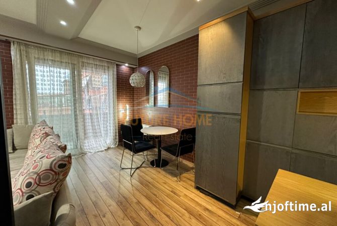 Shtepi me qera Apartament ne Tirane, 2+1, Mobilimi E mobiluar, Pagesa 1,000  Euro.