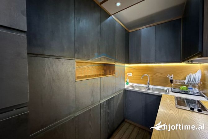 Shtepi me qera Apartament ne Tirane, 2+1, Mobilimi E mobiluar, Pagesa 1,000  Euro.