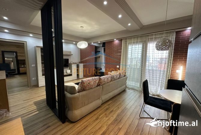 Shtepi me qera Apartament ne Tirane, 2+1, Mobilimi E mobiluar, Pagesa 1,000  Euro.