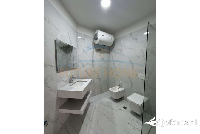 Shtepi ne shitje Apartament ne Tirane, 2+1, Mobilimi Bosh, pa mobiluar, Pagesa 130,000  Euro.