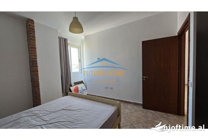 Shtepi ne shitje Apartament ne Tirane, 3+1, Mobilimi E mobiluar, Pagesa 131,000  Euro.