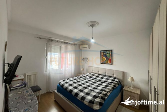 Shtepi ne shitje Apartament ne Tirane, 1+1, Mobilimi E mobiluar, Pagesa 126,000  Euro.