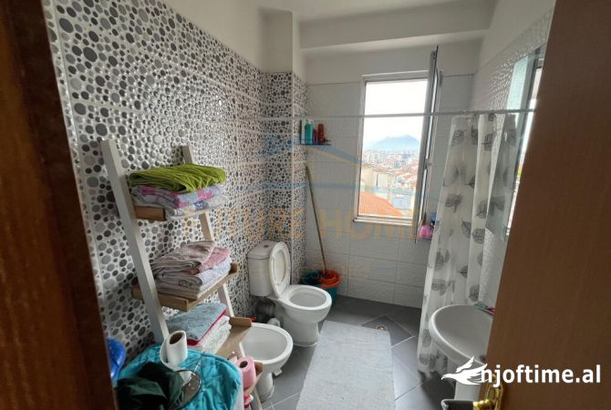 Shtepi ne shitje Apartament ne Tirane, 1+1, Mobilimi E mobiluar, Pagesa 126,000  Euro.