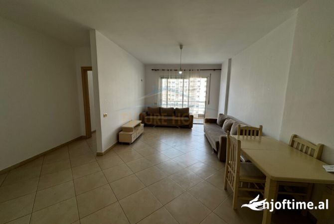 Shtepi ne shitje Apartament ne Tirane, 2+1, Mobilimi E mobiluar, Pagesa 140,000  Euro.