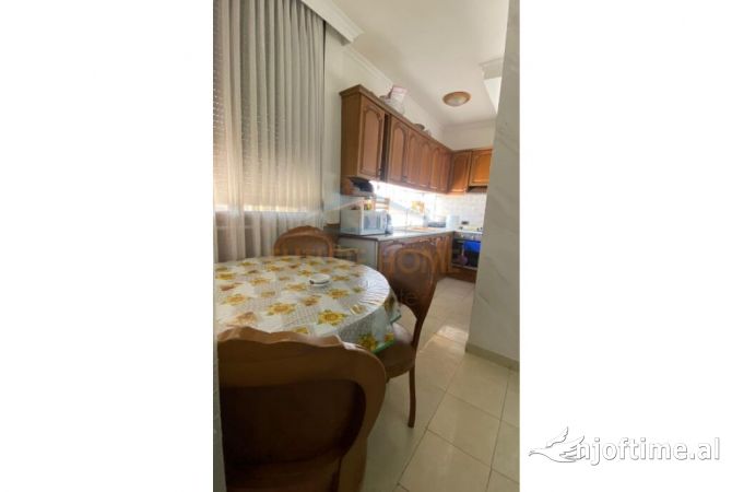 Shtepi ne shitje 2+1 ne Tirane - 180,000 Euro