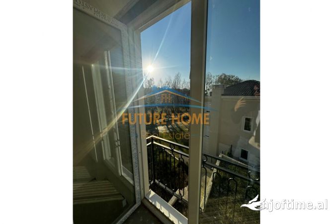 Shtepi ne shitje Vila Luksoze ne Tirane, 3+1, Mobilimi Bosh, pa mobiluar, Pagesa 1,000,000  Euro.