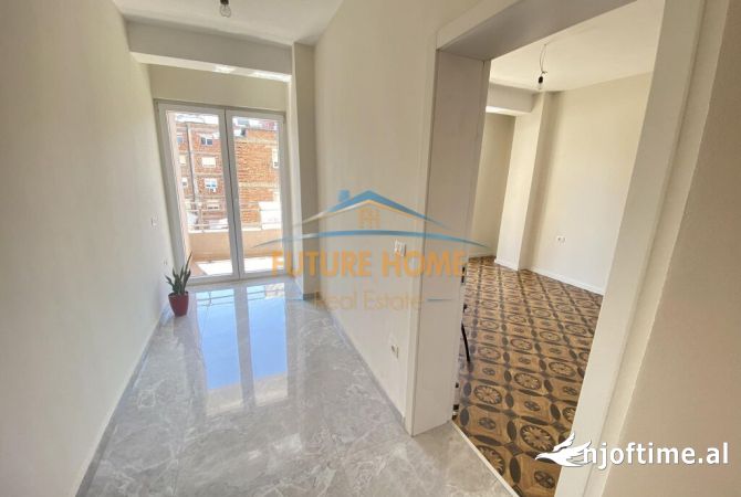 Shtepi me qera Apartament ne Tirane, 2+1, Mobilimi Bosh, pa mobiluar, Pagesa 800  Euro.