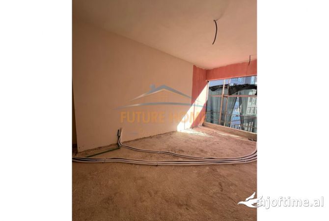 Shtepi ne shitje Apartament ne Tirane, 2+1, Mobilimi Bosh, pa mobiluar, Pagesa 285,000  Euro.