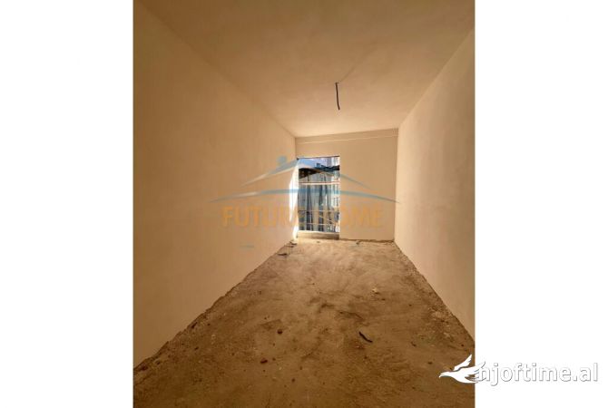 Shtepi ne shitje Apartament ne Tirane, 2+1, Mobilimi Bosh, pa mobiluar, Pagesa 285,000  Euro.