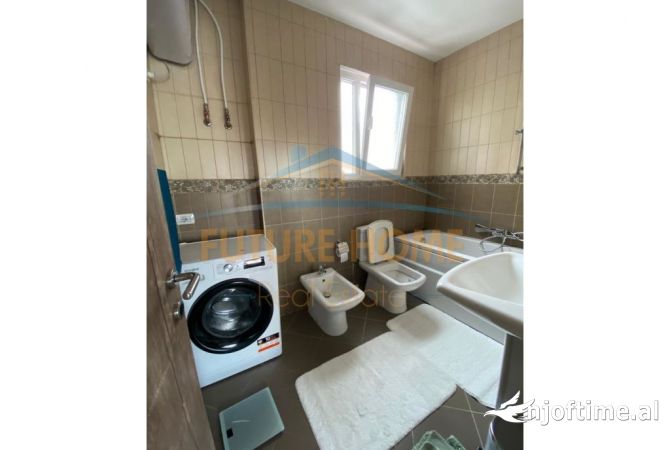 Shtepi me qera Apartament ne Tirane, 2+1, Mobilimi E mobiluar, Pagesa 1,000  Euro.