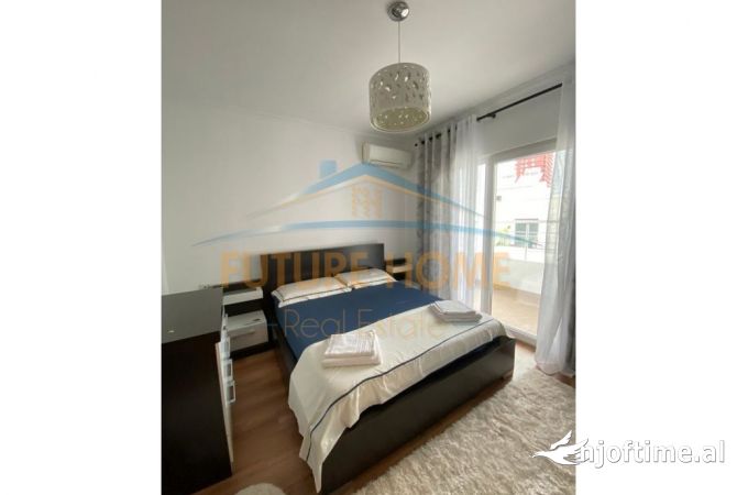 Shtepi me qera Apartament ne Tirane, 2+1, Mobilimi E mobiluar, Pagesa 1,000  Euro.