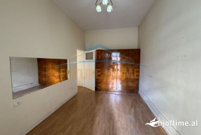 Shtepi me qera Apartament ne Tirane, 2+1, Mobilimi Bosh, pa mobiluar, Pagesa 600  Euro.