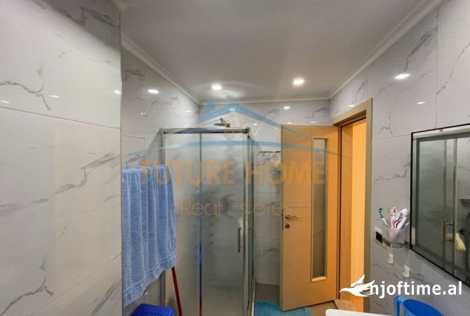 Shtepi ne shitje Apartament ne Tirane, 2+1, Mobilimi E mobiluar, Pagesa 248,000  Euro.