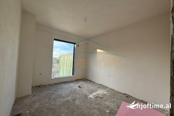 Shtepi ne shitje Apartament ne Tirane, 2+1, Mobilimi Bosh, pa mobiluar, Pagesa 111,840  Euro.