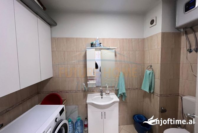 Shtepi ne shitje Apartament ne Tirane, 3+1, Mobilimi E mobiluar, Pagesa 160,000  Euro.