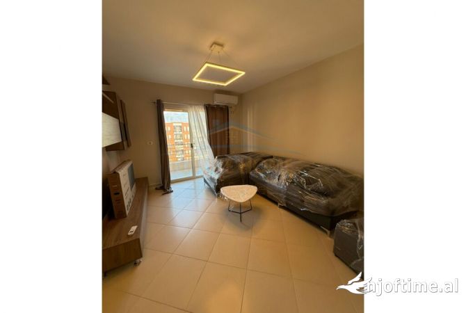 Shtepi me qera Apartament ne Tirane, 2+1, Mobilimi E mobiluar, Pagesa 700  Euro.