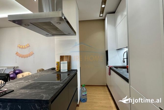 Shtepi me qera Apartament ne Tirane, 2+1, Mobilimi E mobiluar, Pagesa 900  Euro.