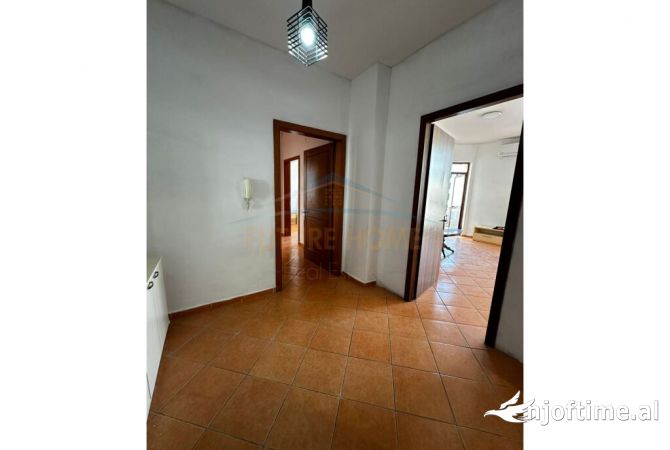 Shtepi me qera 2+1 ne Tirane - 500 Euro