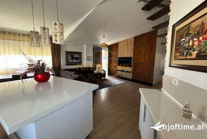 Shtepi me qera Apartament ne Tirane, 3+1, Mobilimi E mobiluar, Pagesa 1,000  Euro.