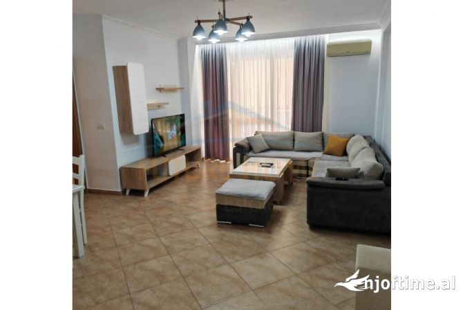 Shtepi me qera 2+1 ne Tirane - 450 Euro