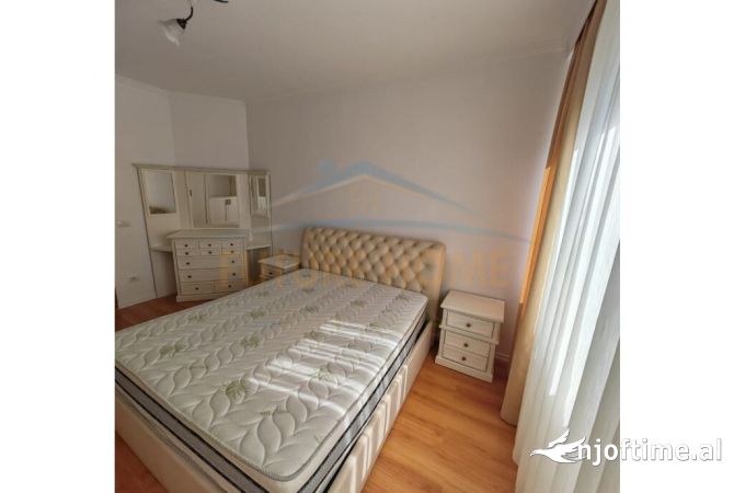 Shtepi me qera Apartament ne Tirane, 2+1, Mobilimi E mobiluar, Pagesa 450  Euro.