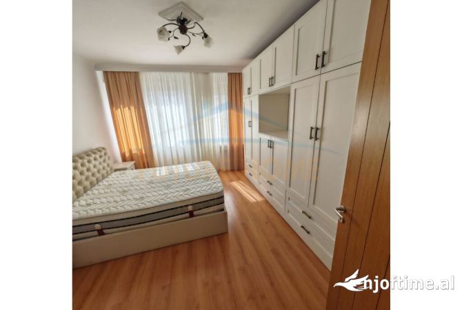 Shtepi me qera Apartament ne Tirane, 2+1, Mobilimi E mobiluar, Pagesa 450  Euro.