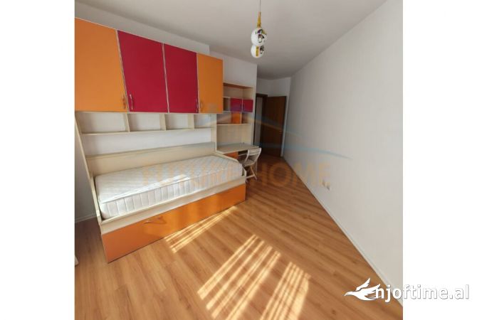 Shtepi me qera Apartament ne Tirane, 2+1, Mobilimi E mobiluar, Pagesa 450  Euro.