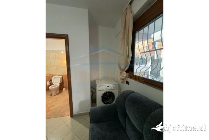 Shtepi me qera Apartament ne Tirane, 2+1, Mobilimi E mobiluar, Pagesa 350  Euro.