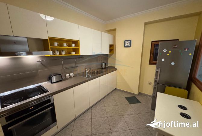 Shtepi me qera 2+1 ne Tirane - 1,500 Euro