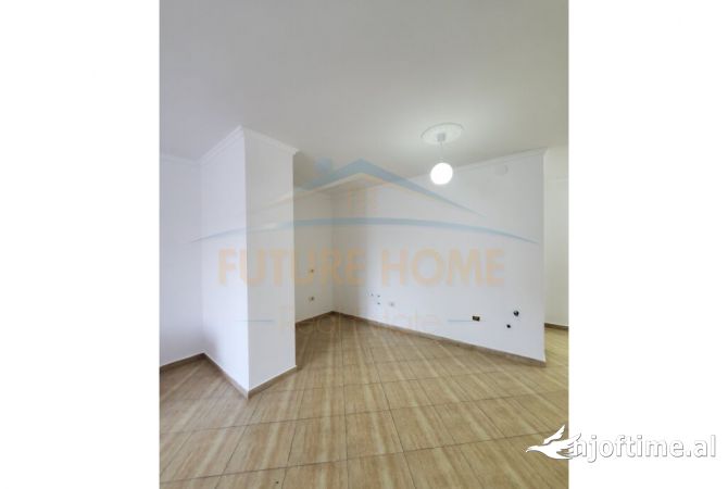 Shtepi ne shitje Apartament ne Tirane, 1+1, Mobilimi Bosh, pa mobiluar, Pagesa 89,000  Euro.