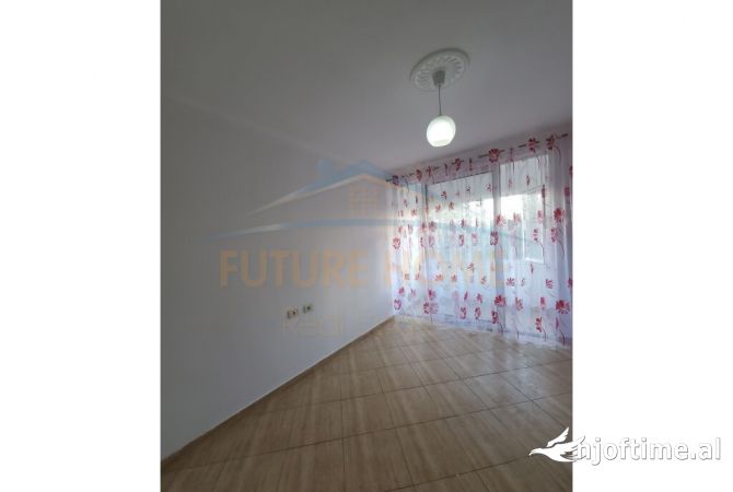 Shtepi ne shitje Apartament ne Tirane, 1+1, Mobilimi Bosh, pa mobiluar, Pagesa 89,000  Euro.