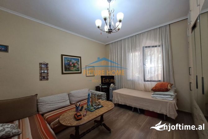 Shtepi ne shitje Apartament ne Tirane, 2+1, Mobilimi E mobiluar, Pagesa 162,000  Euro.
