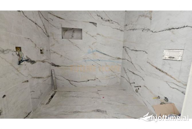 Shtepi ne shitje Apartament ne Tirane, 2+1, Mobilimi Bosh, pa mobiluar, Pagesa 290,000  Euro.