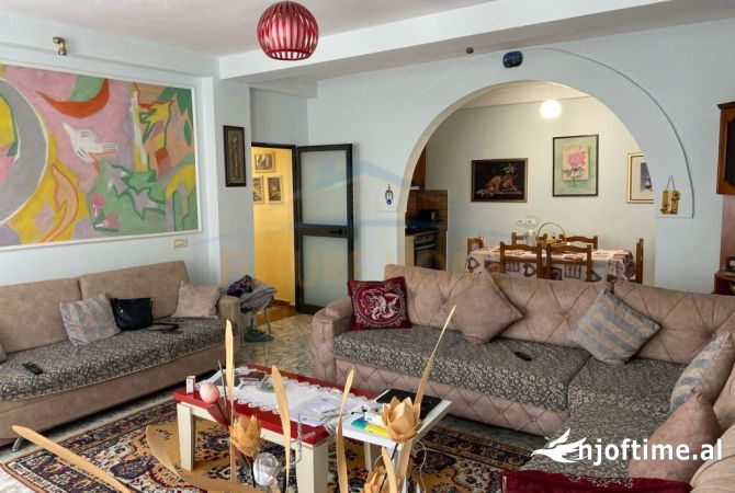 Shtepi me qera 2+1 ne Tirane - 650 Euro