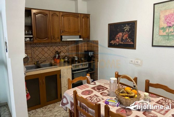 Shtepi me qera 2+1 ne Tirane - 650 Euro