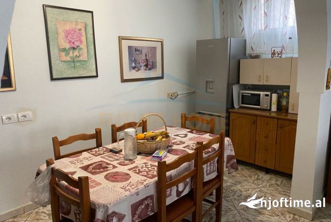 Shtepi me qera 2+1 ne Tirane - 650 Euro