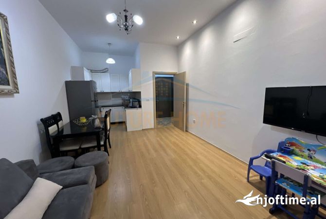 Shtepi me qera 1+1 ne Tirane - 420 Euro