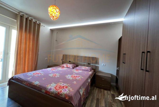 Shtepi ne shitje Apartament ne Tirane, 2+1, Mobilimi E mobiluar, Pagesa 130,000  Euro.