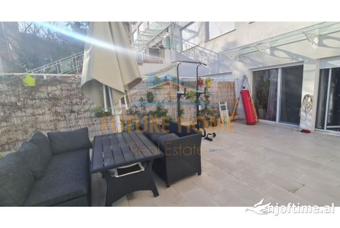 Shtepi ne shitje Apartament ne Tirane, 3+1, Mobilimi Pjeserisht e mobiluar, Pagesa 369,000  Euro.