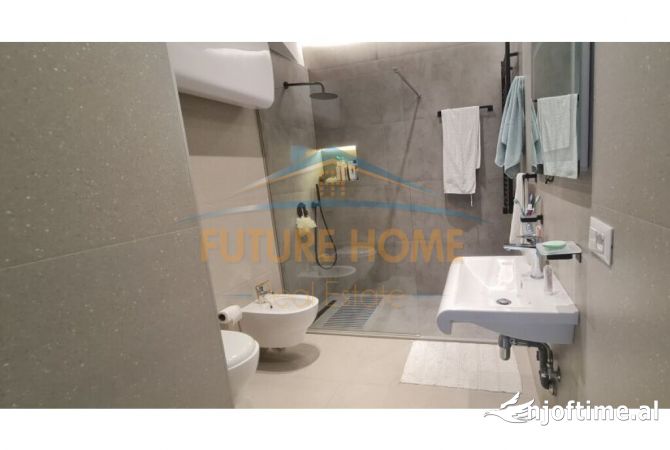 Shtepi ne shitje Apartament ne Tirane, 3+1, Mobilimi Pjeserisht e mobiluar, Pagesa 369,000  Euro.